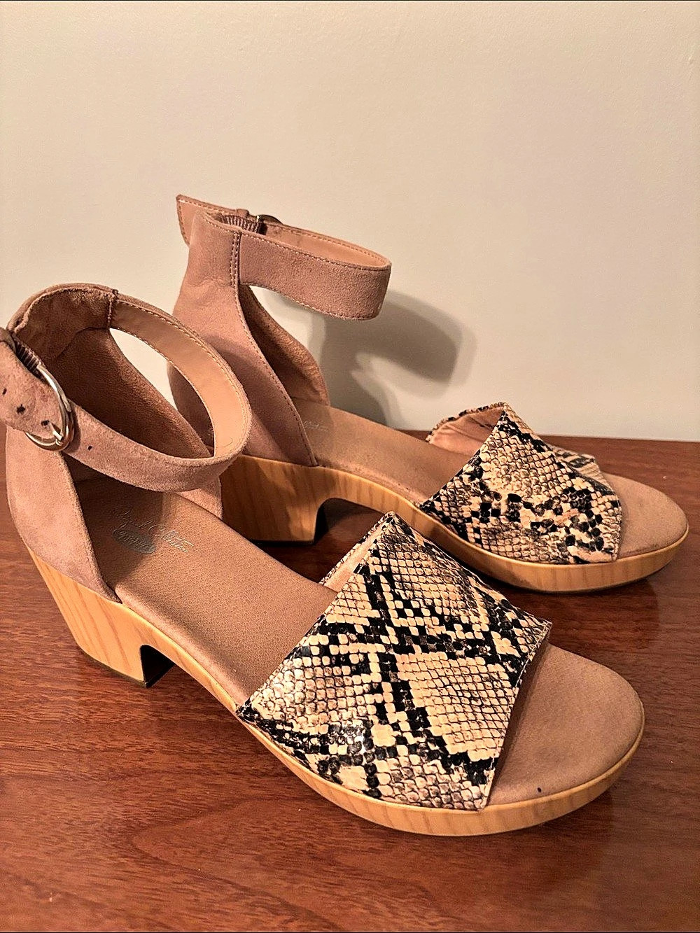 Dr Scholls Snakeskin print   and suede like material wood look heel Wedge Sandal